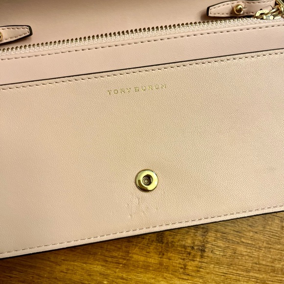 Tory Burch wallet convertible crossbody - Picture 4 of 8